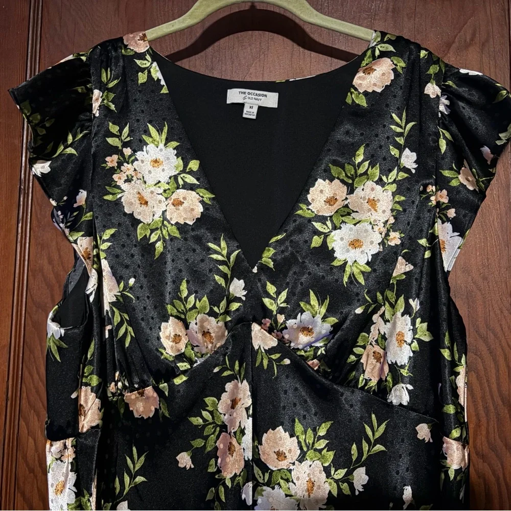 Old Navy Flutter Sleeve Floral Satin Maxi Dress - Picture 2 of 6